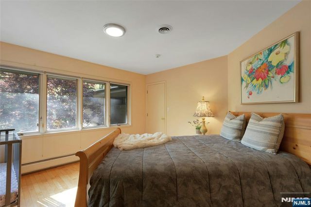 78 Apple Ridge, Woodcliff Lake, NJ 07677