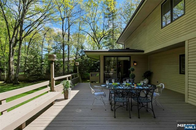 78 Apple Ridge, Woodcliff Lake, NJ 07677