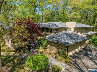 78 Apple Ridge, Woodcliff Lake, NJ 07677