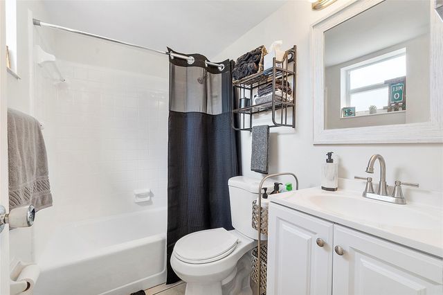 3230 NE 13th Street 102, Pompano Beach, FL 33062