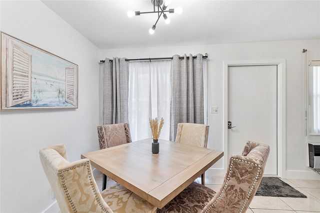 3230 NE 13th Street 102, Pompano Beach, FL 33062