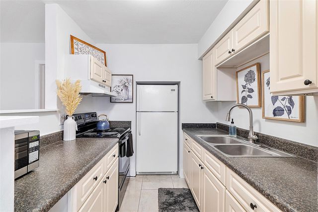 3230 NE 13th Street 102, Pompano Beach, FL 33062