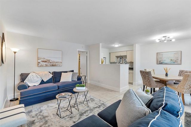 3230 NE 13th Street 102, Pompano Beach, FL 33062