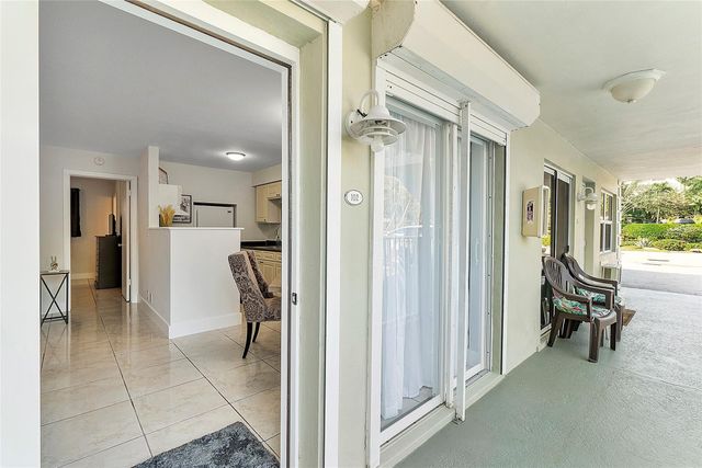 3230 NE 13th Street 102, Pompano Beach, FL 33062