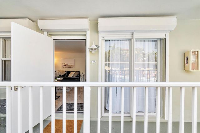 3230 NE 13th Street 102, Pompano Beach, FL 33062