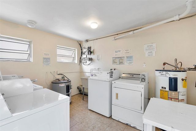 3230 NE 13th Street 102, Pompano Beach, FL 33062