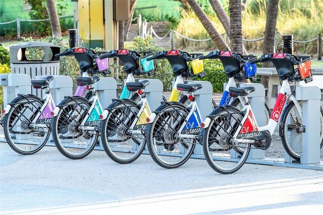 3230 NE 13th Street 102, Pompano Beach, FL 33062