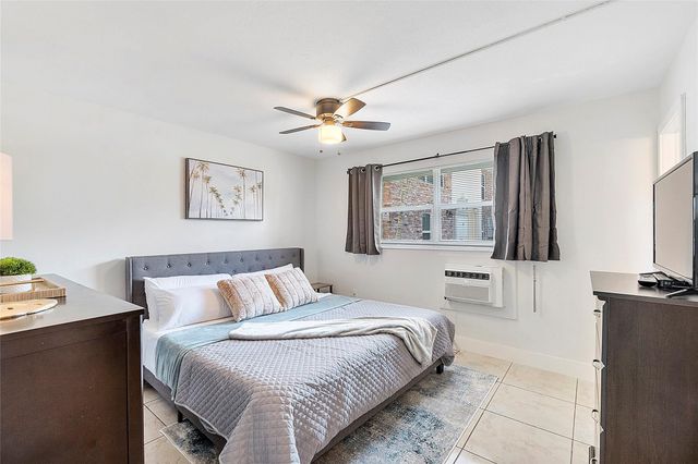 3230 NE 13th Street 102, Pompano Beach, FL 33062