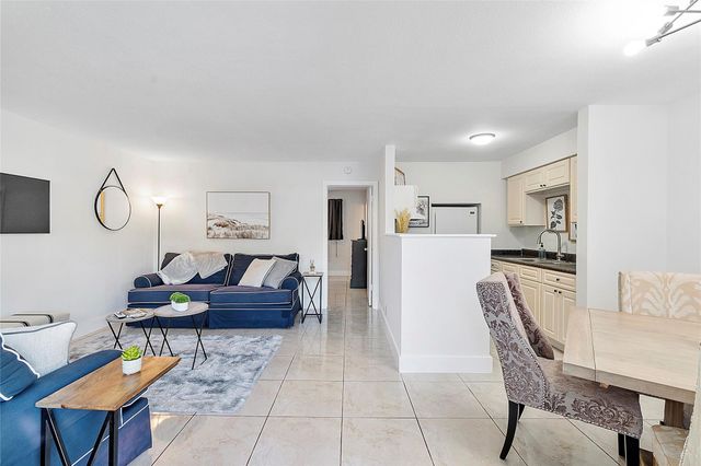 3230 NE 13th Street 102, Pompano Beach, FL 33062