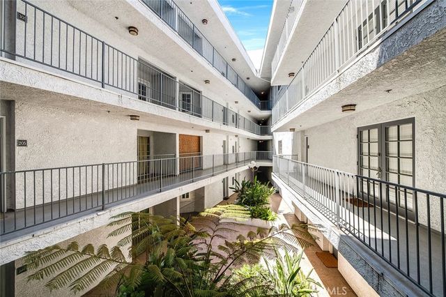 4401 Sepulveda 207, Sherman Oaks, CA 91403