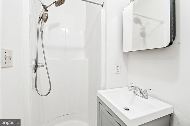 229 S FREMONT AVE, Baltimore, MD 21230