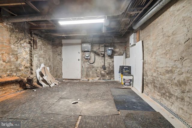 229 S FREMONT AVE, Baltimore, MD 21230