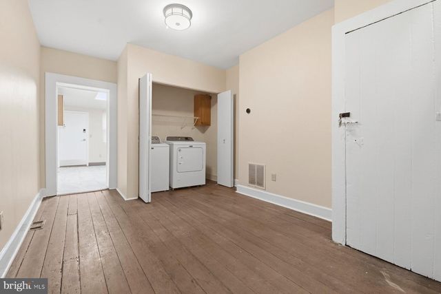 229 S FREMONT AVE, Baltimore, MD 21230