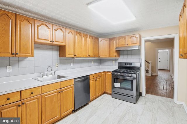 229 S FREMONT AVE, Baltimore, MD 21230