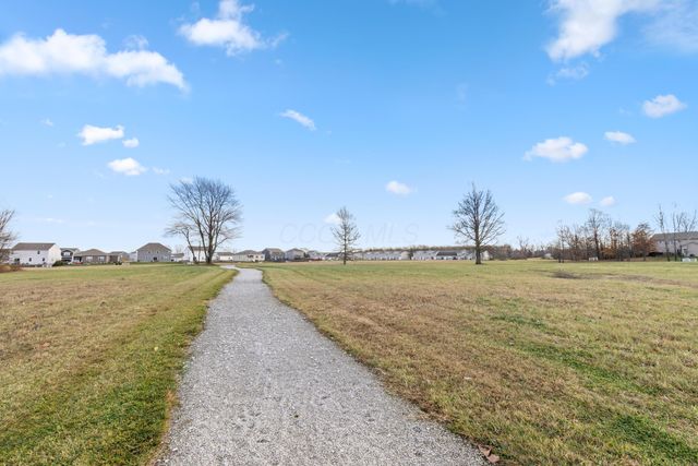 150 Mannaseh Drive W, Granville, OH 43023