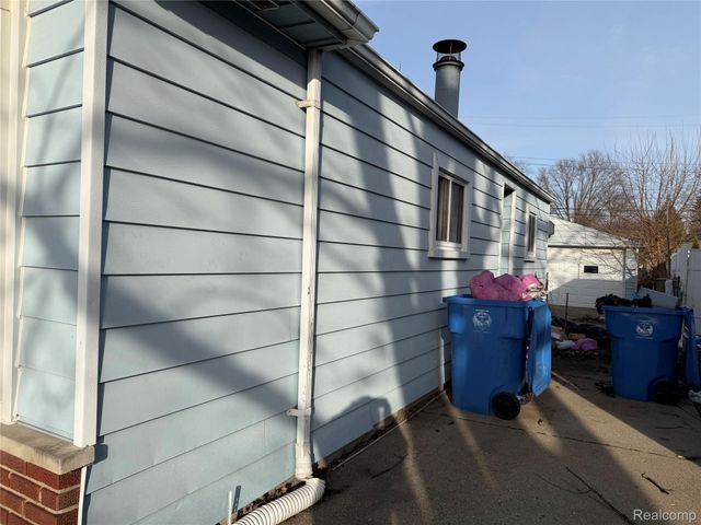 4459 Clippert Street, Dearborn Heights, MI 48125