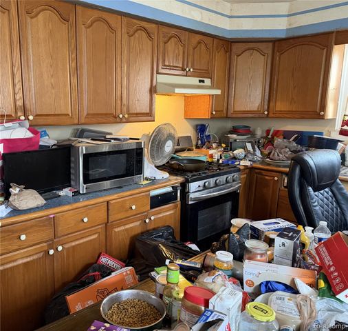 4459 Clippert Street, Dearborn Heights, MI 48125