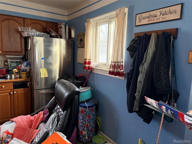 4459 Clippert Street, Dearborn Heights, MI 48125