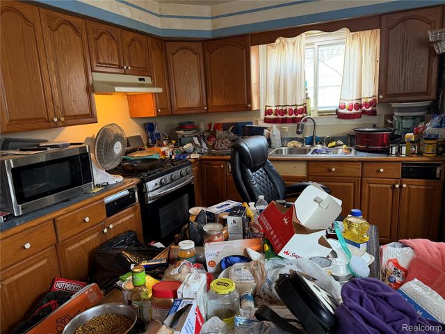 4459 Clippert Street, Dearborn Heights, MI 48125