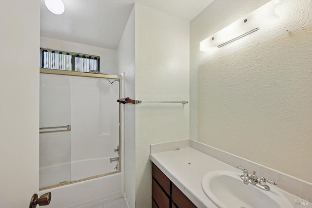 2848 Howe Ct, Fairfield, CA 94534