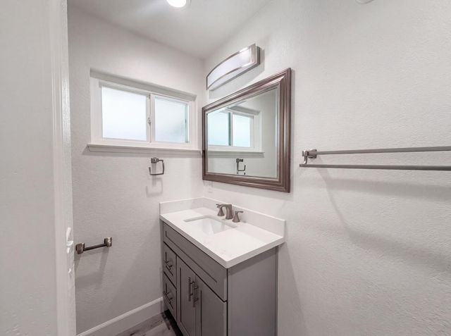 1108 Elm St, Roseville, CA 95678