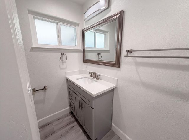 1108 Elm St, Roseville, CA 95678