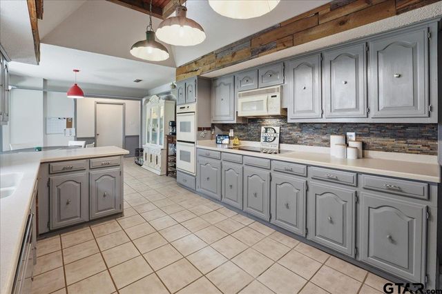 130 MULBERRY, Van, TX 75790