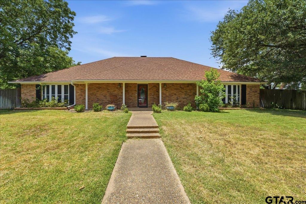 130 MULBERRY, Van, TX 75790