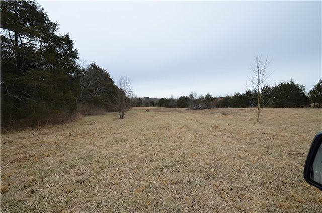 10051 NW Campbell Road, Fayetteville, AR 72701