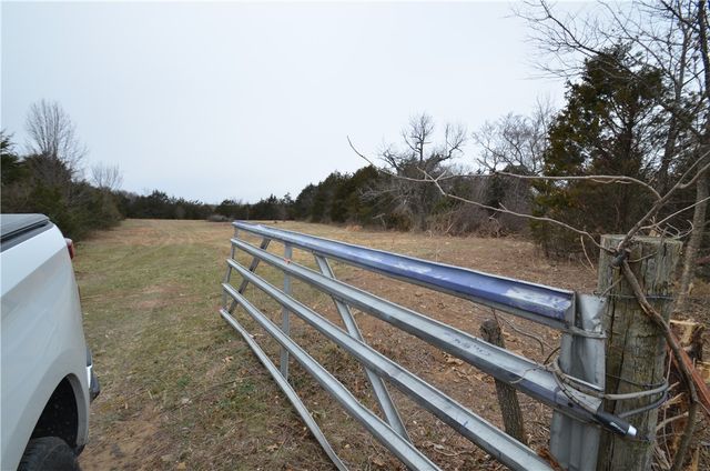 10051 NW Campbell Road, Fayetteville, AR 72701