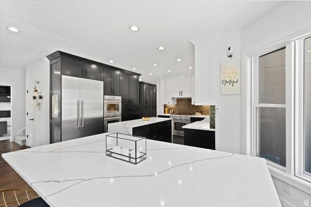 1064 W PARK PALISADE DR, South Jordan, UT 84095