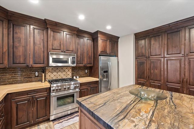 1064 W PARK PALISADE DR, South Jordan, UT 84095