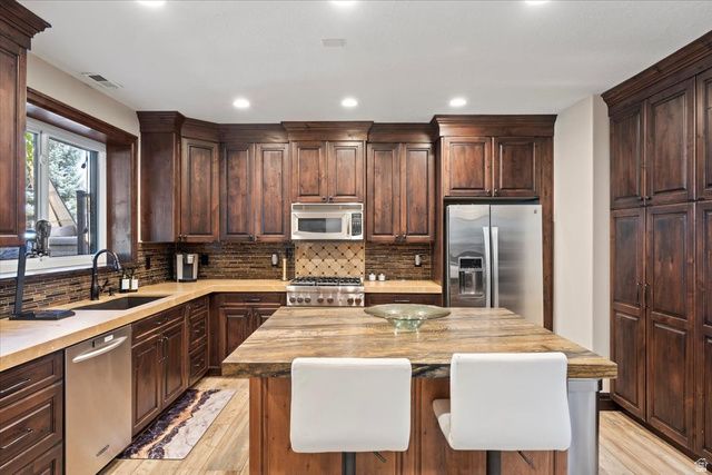 1064 W PARK PALISADE DR, South Jordan, UT 84095