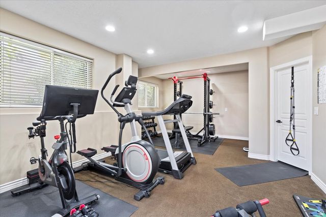 1064 W PARK PALISADE DR, South Jordan, UT 84095