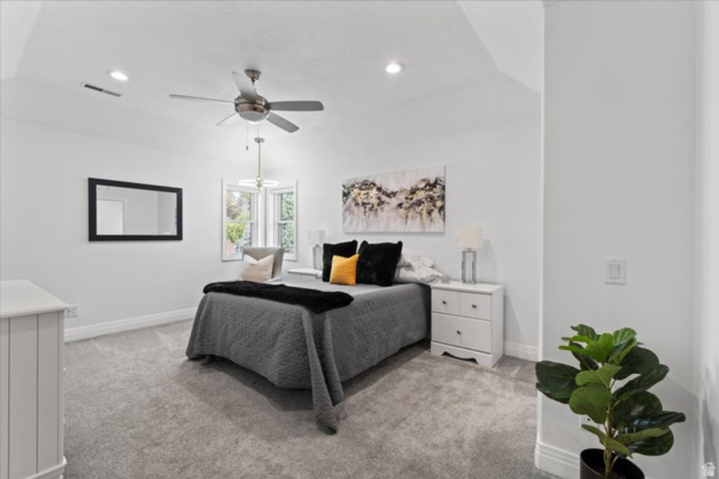 Image 30 of property listing at 1064 W PARK PALISADE DR, South Jordan, UT 84095