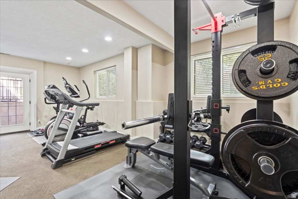 Image 44 of property listing at 1064 W PARK PALISADE DR, South Jordan, UT 84095
