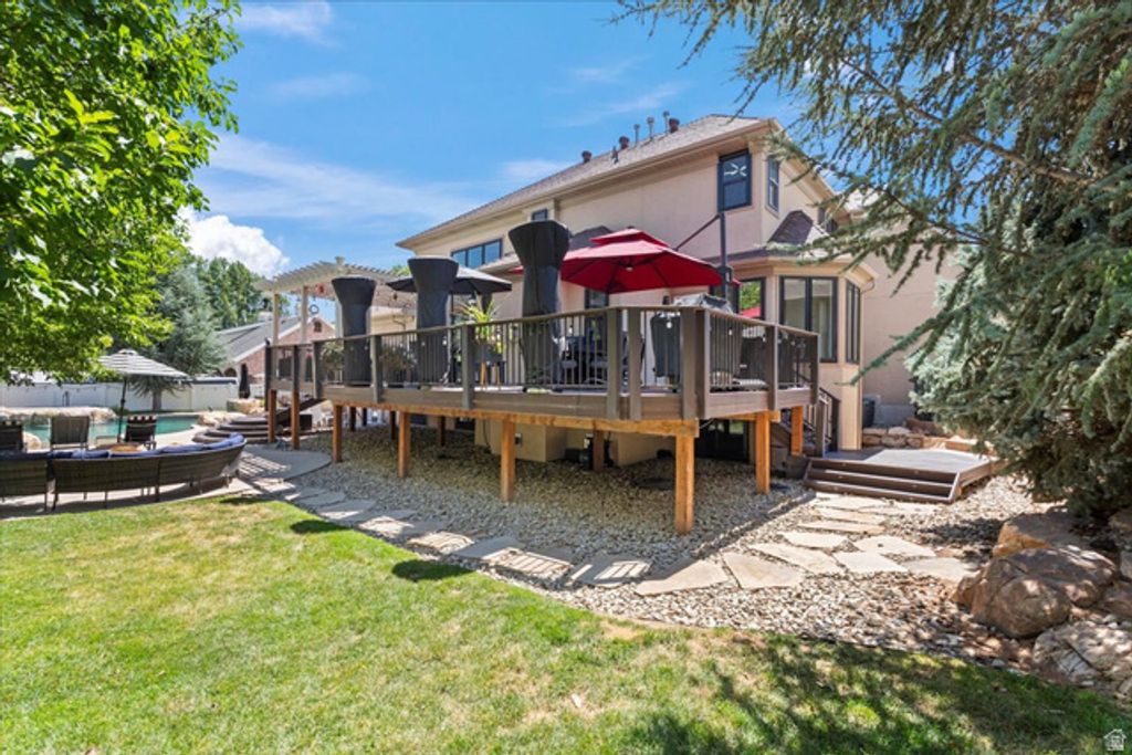 Image 52 of property listing at 1064 W PARK PALISADE DR, South Jordan, UT 84095