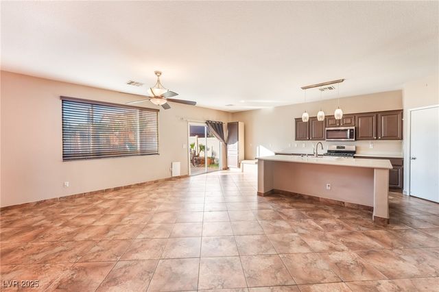 1975 Verde Mirada Drive, Las Vegas, NV 89115
