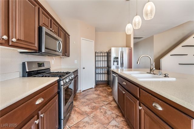 1975 Verde Mirada Drive, Las Vegas, NV 89115