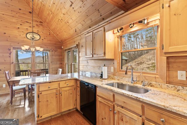 131 Toccoa Overlook Lane, Blue Ridge, GA 30513