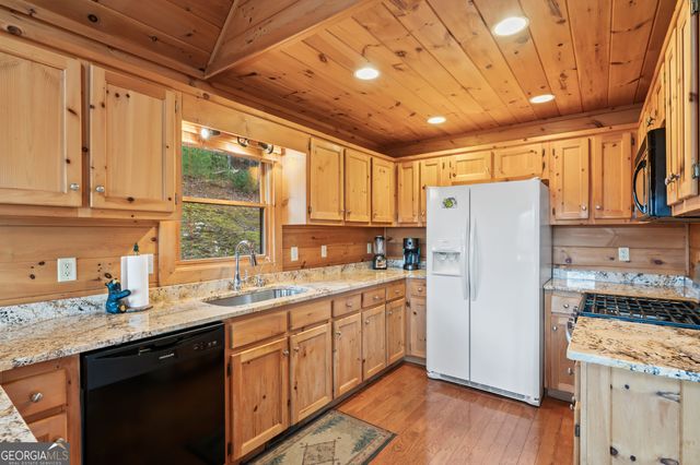 131 Toccoa Overlook Lane, Blue Ridge, GA 30513