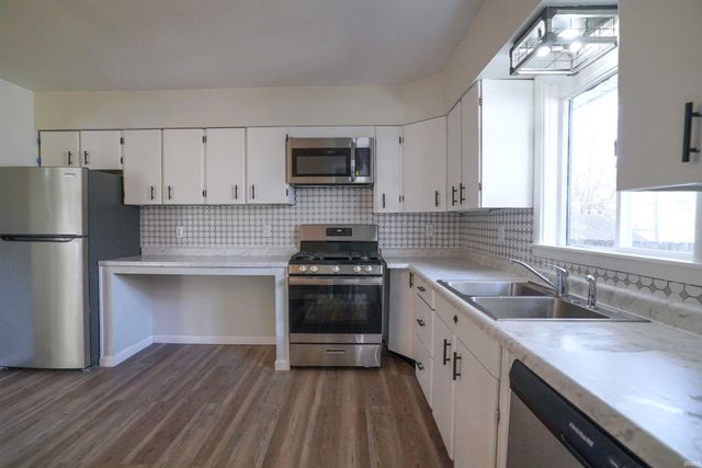 1019 W Lawrence Street, Mishawaka, IN 46545