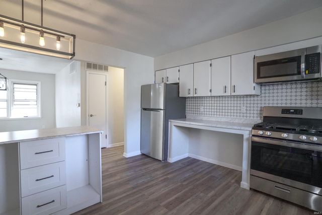 1019 W Lawrence Street, Mishawaka, IN 46545