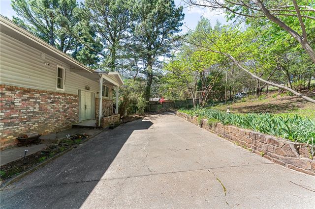 1130 E Shadowridge Drive, Fayetteville, AR 72701