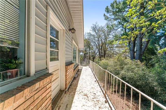 1130 E Shadowridge Drive, Fayetteville, AR 72701