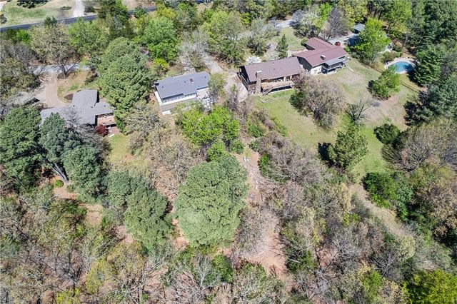 1130 E Shadowridge Drive, Fayetteville, AR 72701