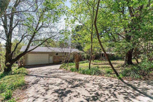 1130 E Shadowridge Drive, Fayetteville, AR 72701