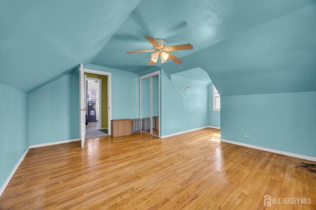 17 Hillcrest Avenue, Edison, NJ 08817