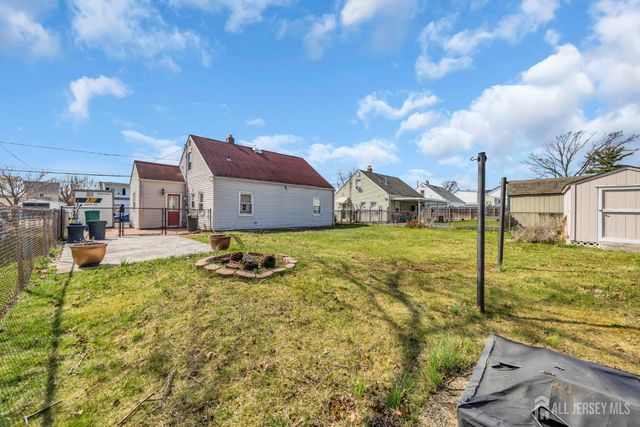 17 Hillcrest Avenue, Edison, NJ 08817