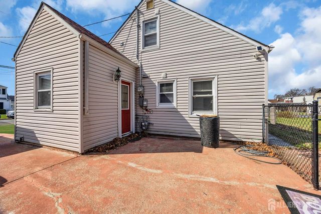 17 Hillcrest Avenue, Edison, NJ 08817